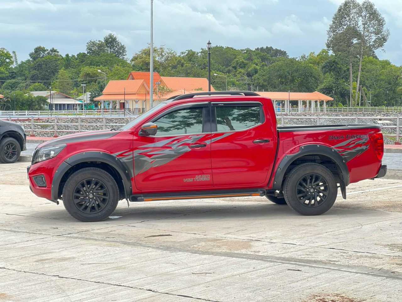 Nissan Navara 4 ประตู ตัวสูง 2019