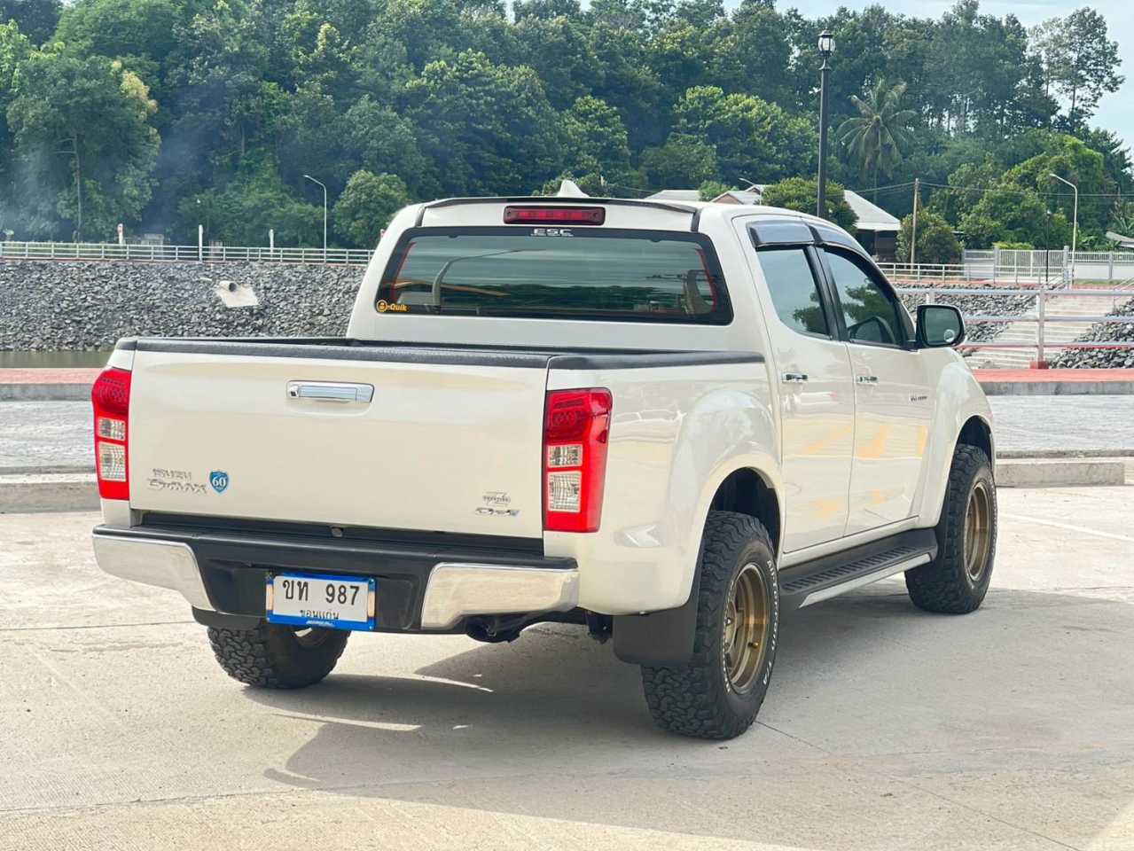Isuzu All-New D-Max 4 ประตู 4x4 2017